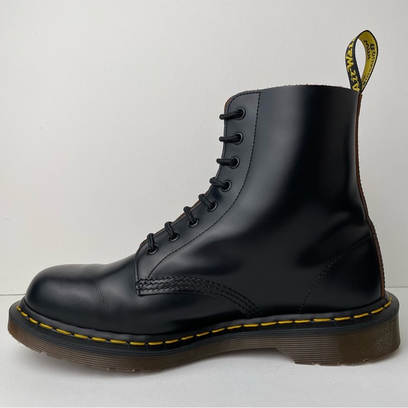 Dr. Martens MIE Black Quilon Leather 1460 England Boots UK 8 - Picture 6 of 16